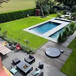 Doppelzimmer In Mit Poollandschaft, Sauna, Fitness Und Whirpool