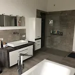 Doppelzimmer In Mit Poollandschaft, Sauna, Fitness Und Whirpool