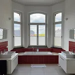 Doppelzimmer In Mit Poollandschaft, Sauna, Fitness Und Whirpool