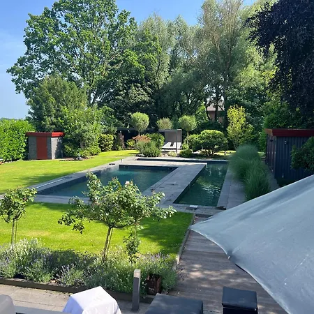 Quarto em Acomodações Particulares Doppelzimmer In Mit Poollandschaft, Sauna, Fitness Und Whirpool