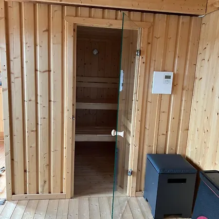 Doppelzimmer In Mit Poollandschaft, Sauna, Fitness Und Whirpool Homestay Toenisvorst