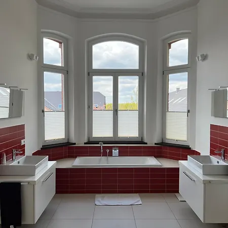 Manor House With Pool Area