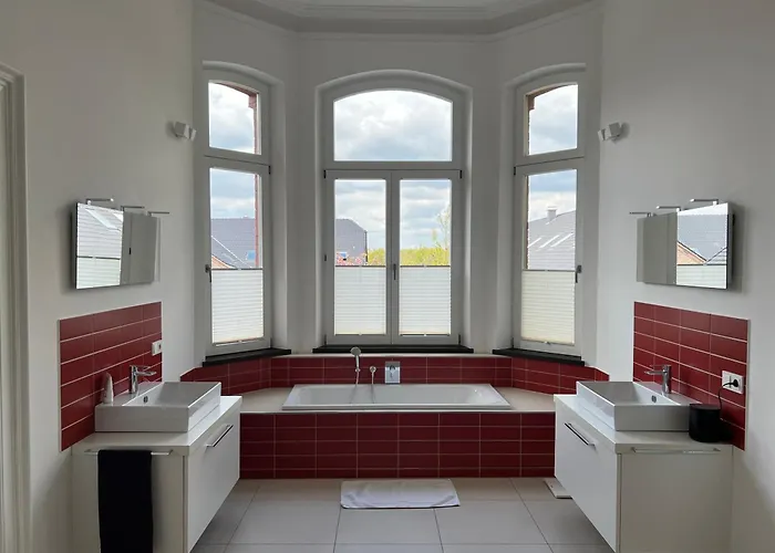 Manor House With Pool Area